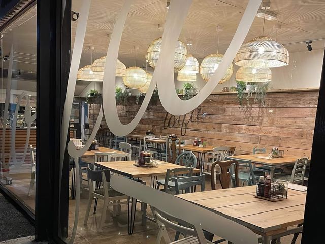 lolfa-cafe-llandeilo-2-kireth-ai